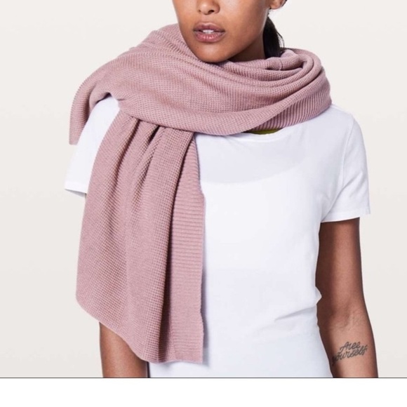 Lululemon Forward Flow Poncho Mauve Blush Pink Wrap One Size Knit Scarf - Picture 3 of 15